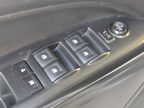 Used 2018 Chevrolet Colorado LT w/ Luxury Package, Chrome RWD image 27