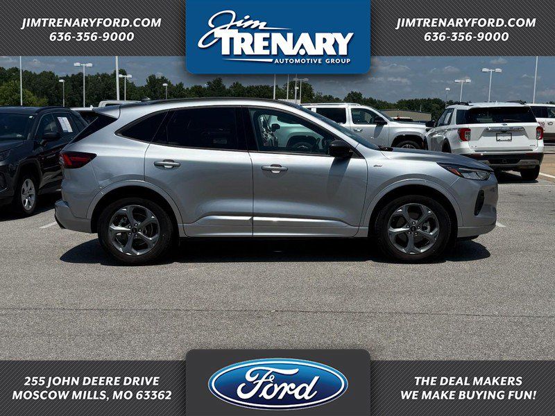 Used 2024 Ford Escape ST-Line w/ Tech Pack #1 FWD image 1