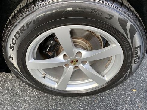 Used 2021 Porsche Macan image 35