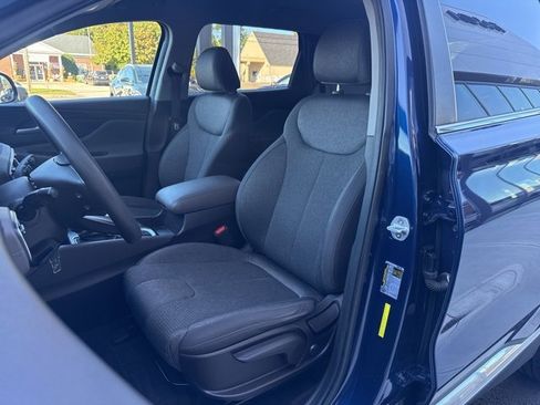 Used 2019 Hyundai Santa Fe SE w/ Cargo Package image 10