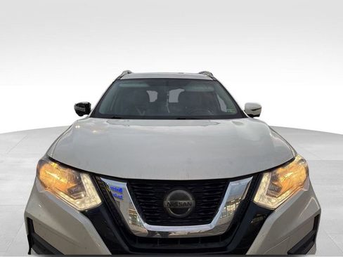 Used 2018 Nissan Rogue SV w/ Premium Package image 17