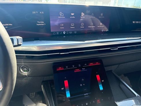 Used 2025 Cadillac Escalade V AWD/4WD image 14