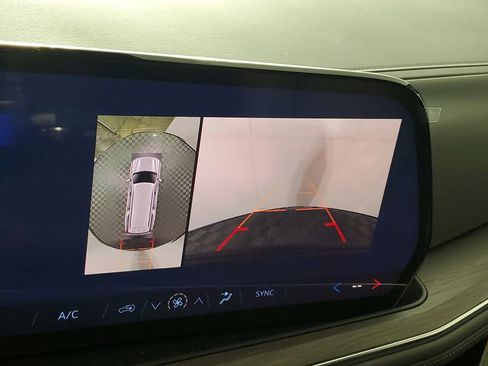 New 2026 Chevrolet Suburban LS image 18