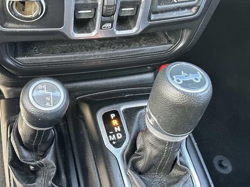 Used 2018 Jeep Wrangler Unlimited Sport S AWD/4WD image 30