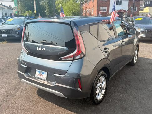 Used 2024 Kia Soul LX w/ Option Group 015 FWD image 7