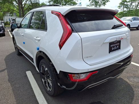 New 2026 Kia Niro Wind FWD image 3