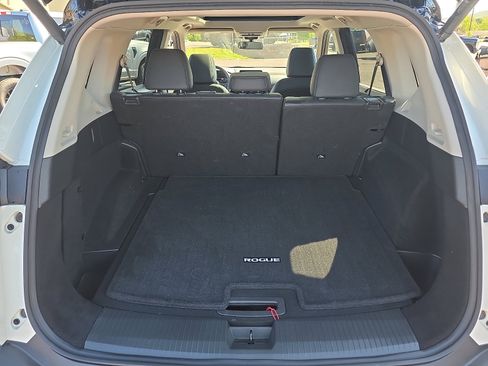 Used 2023 Nissan Rogue SV w/ SV Premium Package AWD/4WD image 30