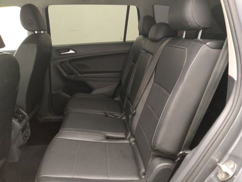 Used 2020 Volkswagen Tiguan SE w/ 3rd Row Seat Package AWD/4WD image 18