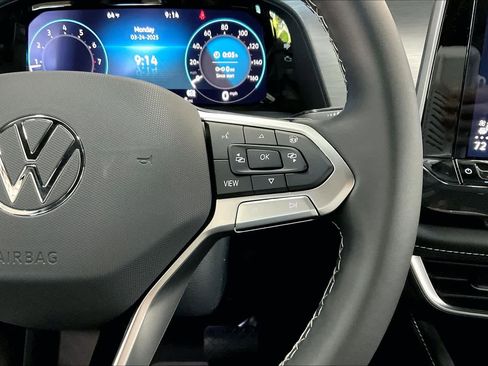 New 2025 Volkswagen Atlas Cross Sport SE image 18