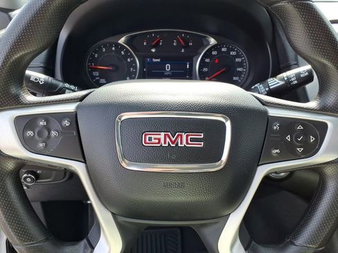 Used 2022 GMC Terrain SLE w/ Driver Convenience Package image 5