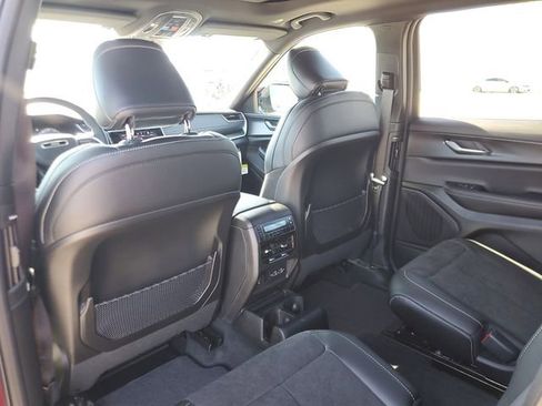New 2025 Jeep Grand Cherokee L Altitude RWD image 10