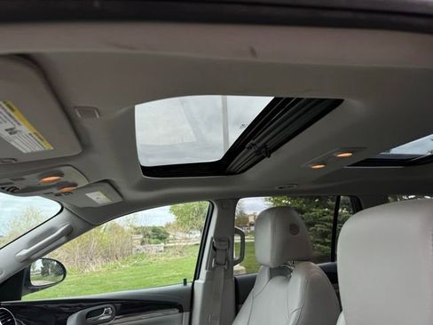 Used 2017 Buick Enclave Leather AWD/4WD image 10