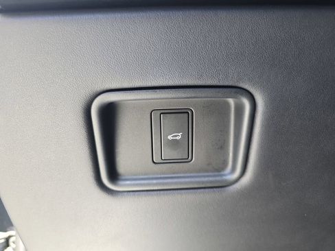 Certified 2023 Land Rover Range Rover SV AWD/4WD image 30