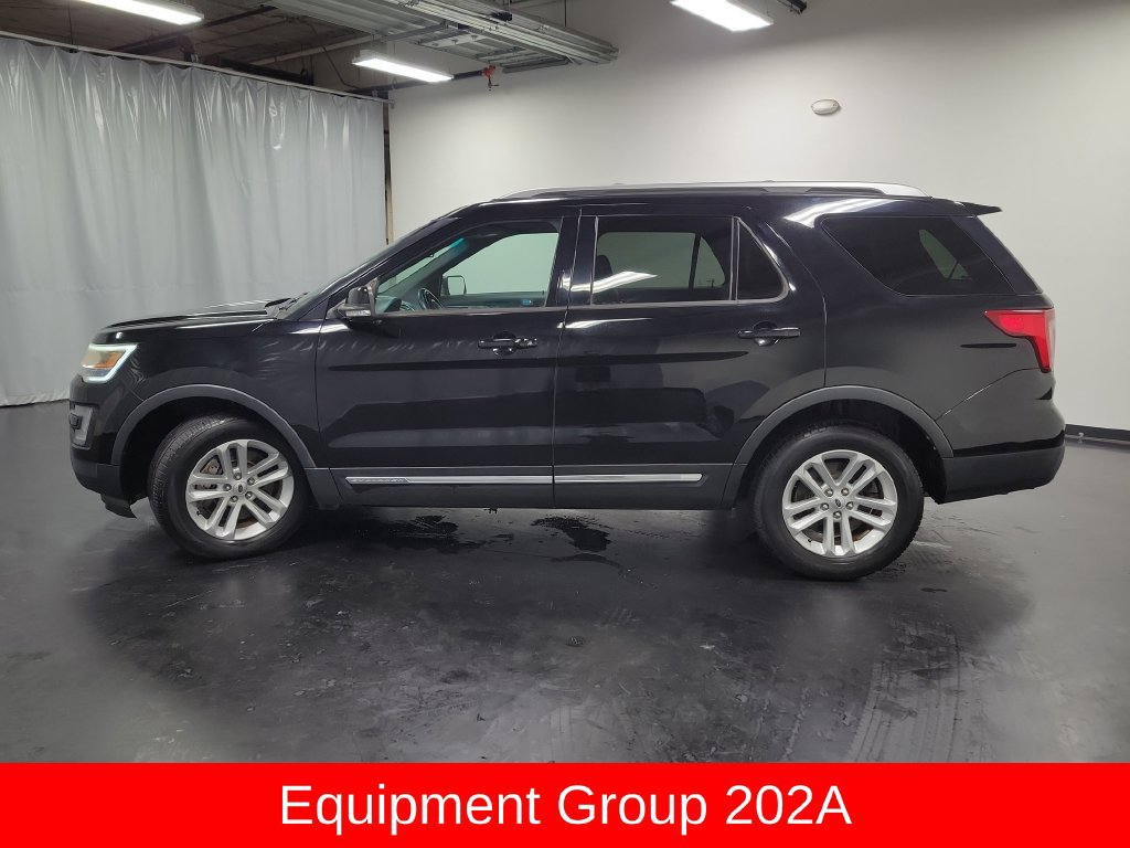 Used 2017 Ford Explorer XLT w/ Equipment Group 202A FWD image 6