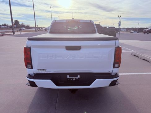 Used 2024 Chevrolet Colorado LT w/ LT Convenience Package II image 5