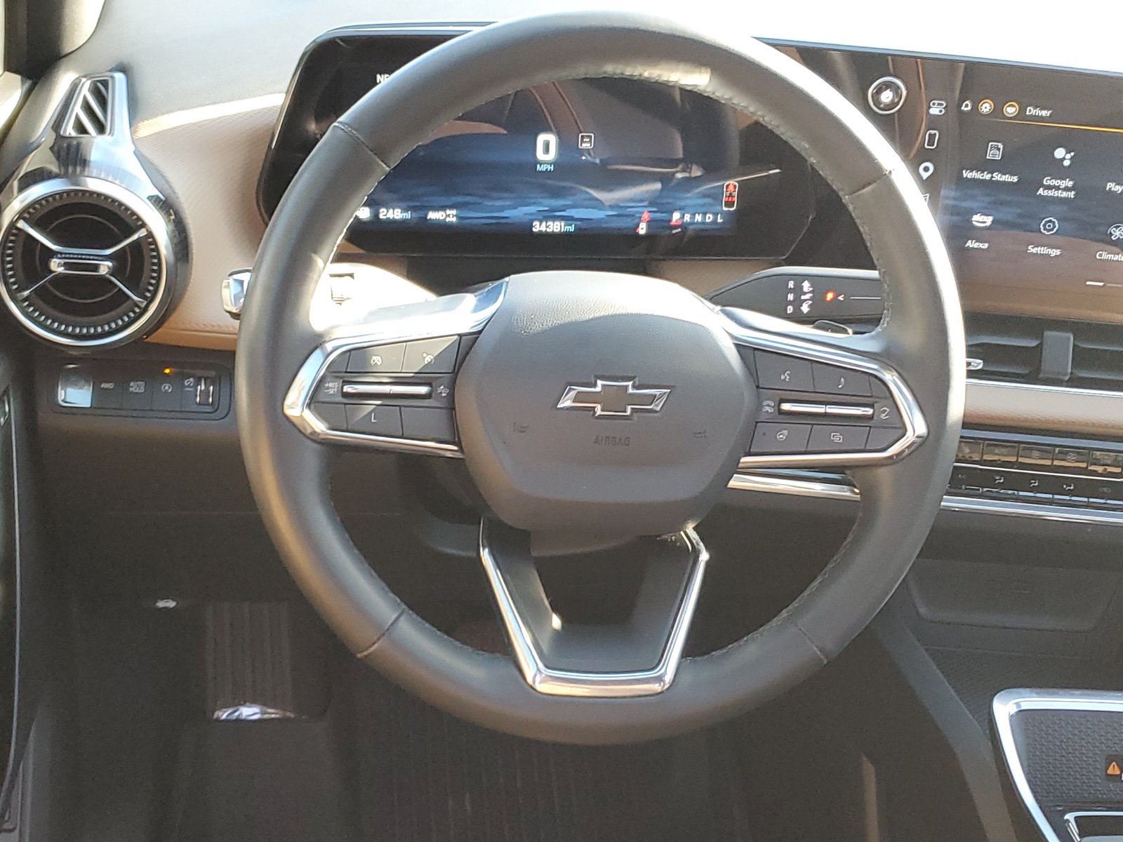 Used 2025 Chevrolet Equinox ACTIV w/ Safety and Technology Package AWD/4WD image 12