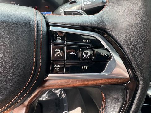 Used 2022 Jeep Grand Cherokee Summit w/ Adv Protech Group IV AWD/4WD image 19