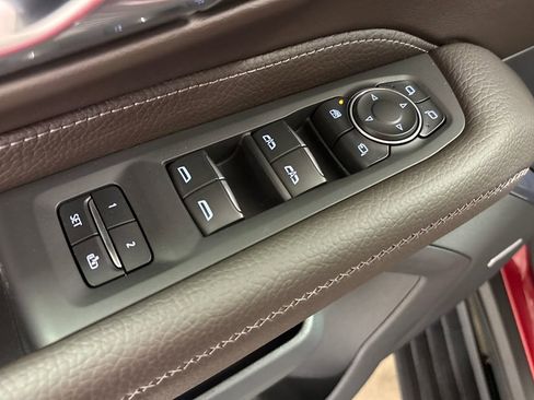 Certified 2024 GMC Yukon Denali w/ Advanced Technology Package AWD/4WD image 23