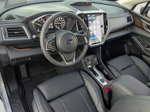 Used 2025 Subaru Ascent Touring image 3