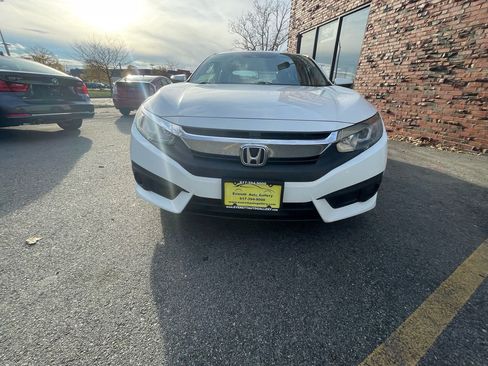 Used 2018 Honda Civic EX image 8