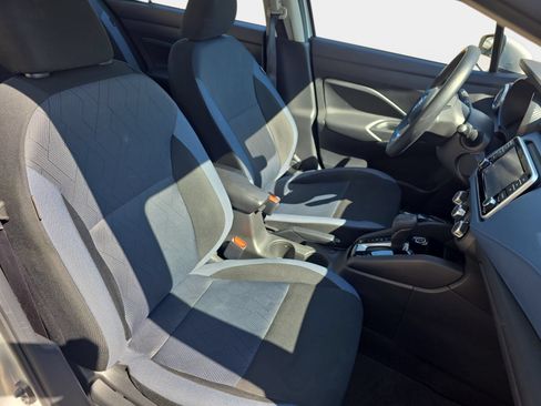 Certified 2025 Nissan Versa SV w/ Trunk Package FWD image 10