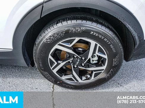 Used 2025 Kia Sportage LX FWD image 17