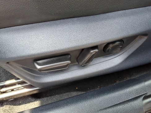 Used 2025 Toyota Camry SE FWD image 13
