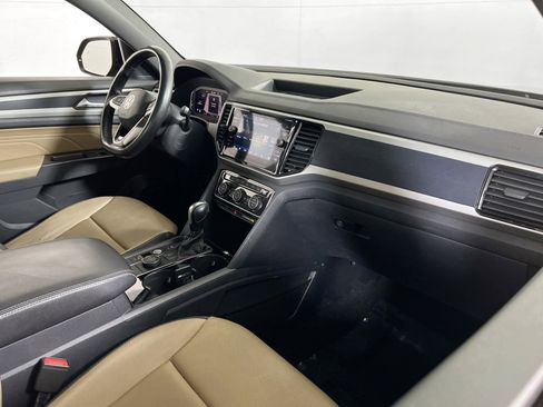 Used 2023 Volkswagen Atlas Cross Sport SEL R-Line AWD/4WD image 28