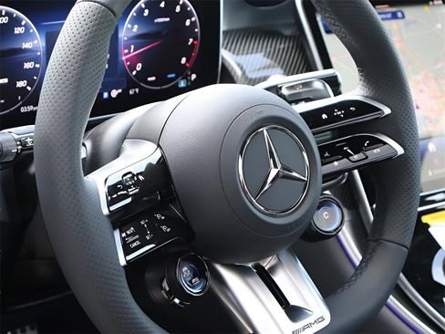 New 2025 Mercedes-Benz GLC 43 AMG 4MATIC image 21