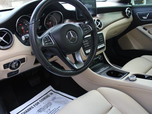 Used 2019 Mercedes-Benz GLA 250 4MATIC image 11