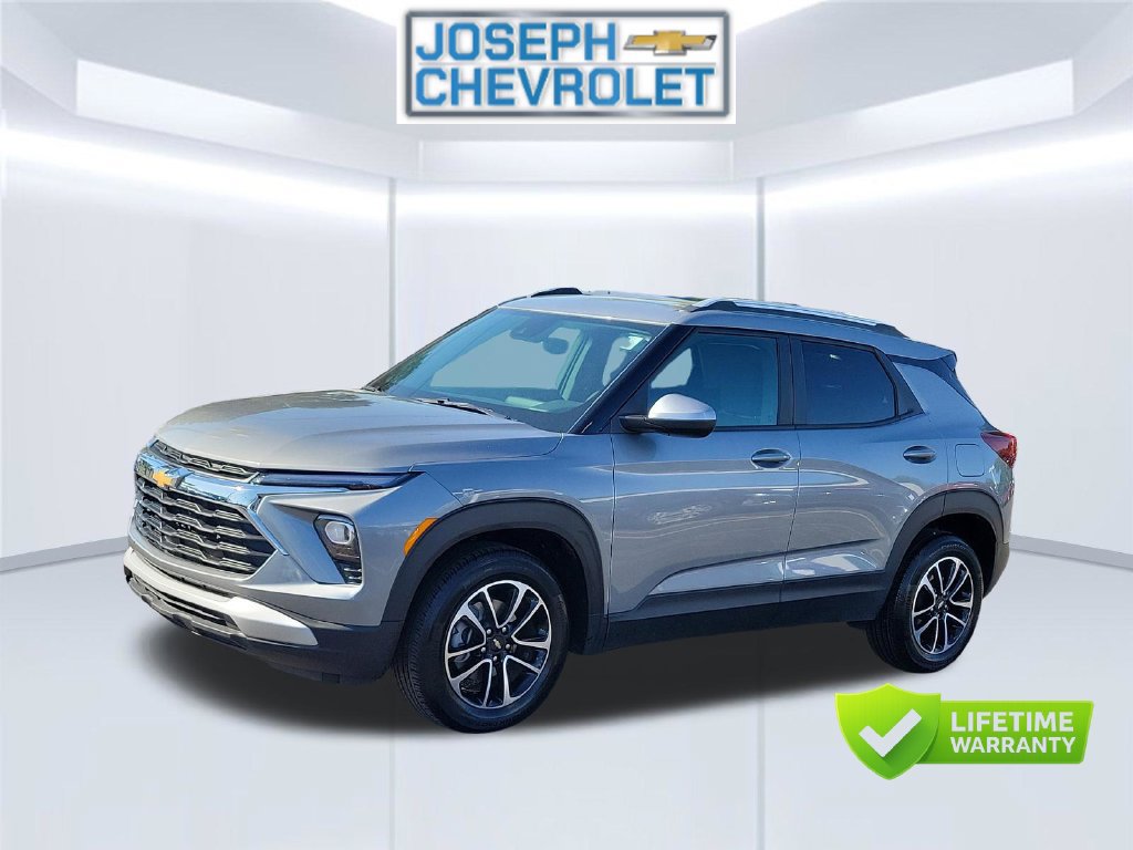 Used 2026 Chevrolet TrailBlazer LT FWD image 2