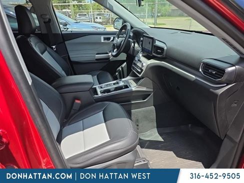 Used 2023 Ford Explorer XLT w/ Equipment Group 202A AWD/4WD image 7