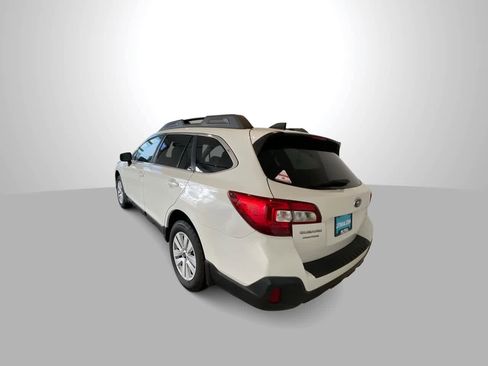 Used 2018 Subaru Outback 2.5i Premium image 6
