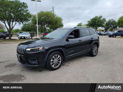 Used 2019 Jeep Cherokee Latitude Plus w/ Comfort/Convenience Group image 1