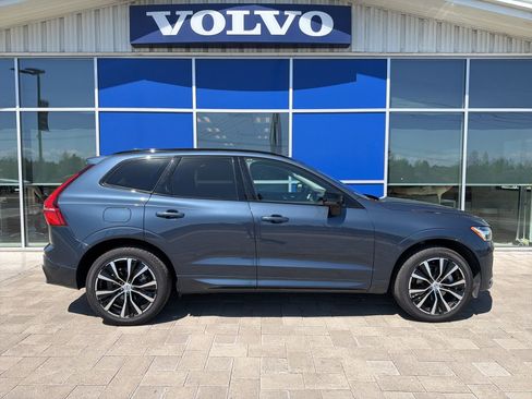 Used 2025 Volvo XC60 B5 Plus AWD/4WD image 3