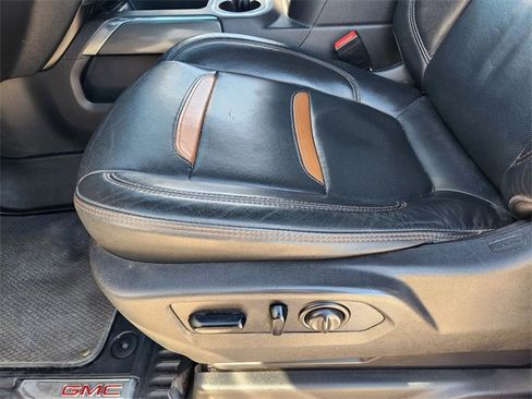 Used 2021 GMC Sierra 1500 AT4 image 24