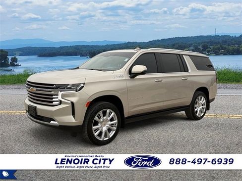 Used 2023 Chevrolet Suburban High Country image 3