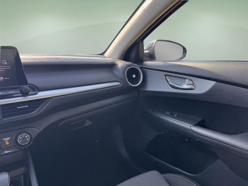 Used 2023 Kia Forte LXS w/ LXS Technology Package FWD image 12