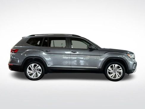 Used 2021 Volkswagen Atlas SE image 3