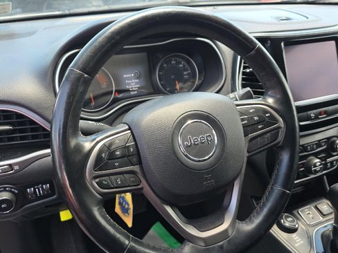 Used 2019 Jeep Cherokee Limited AWD/4WD image 9