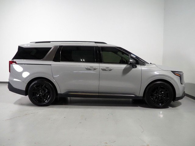 Used 2025 Kia Carnival SX Prestige FWD image 5