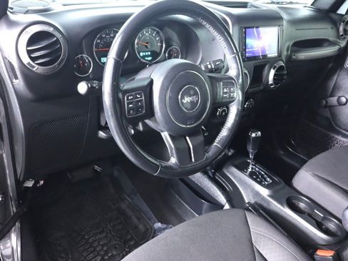 Used 2017 Jeep Wrangler Unlimited Sport w/ Connectivity Group AWD/4WD image 9