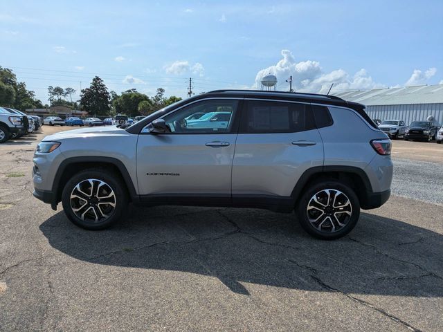 Used 2022 Jeep Compass Limited AWD/4WD image 7