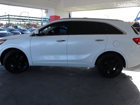 Used 2016 Kia Sorento SX image 10