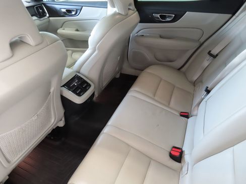 Used 2022 Volvo S60 B5 Inscription image 24