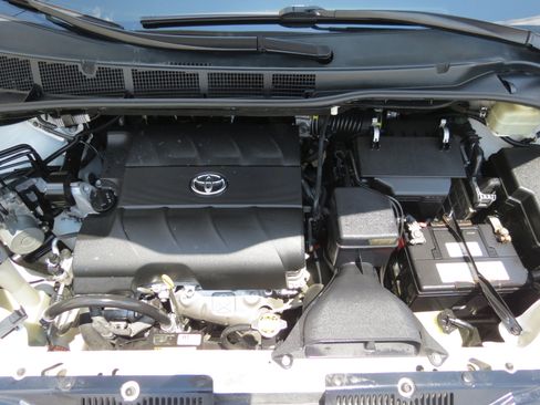 Used 2014 Toyota Sienna LE FWD image 10