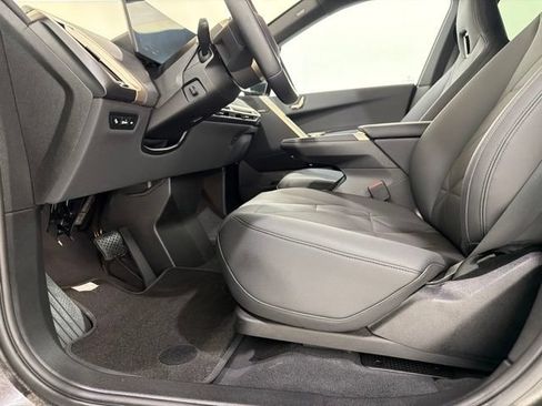 Used 2024 BMW iX xDrive50 w/ Sport Package AWD/4WD image 14