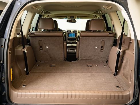 Used 2017 Lexus GX 460 Premium image 17