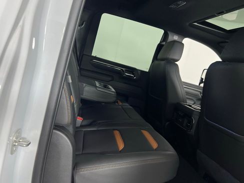 Used 2024 GMC Sierra 2500 AT4 w/ AT4 Premium Plus Package image 28
