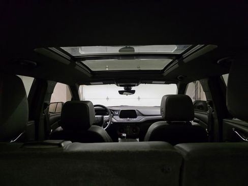 Certified 2022 Chevrolet Blazer RS w/ Enhanced Convenience Package image 9